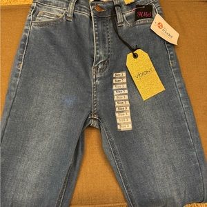 Women’s high waisted stretchy jeans